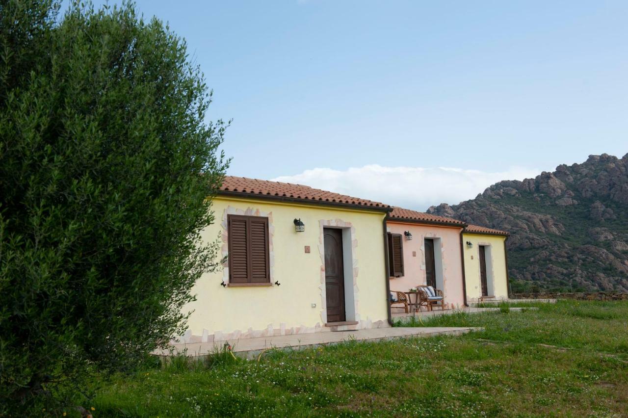 Agriturismo B&B Casteldoria Santa Maria  Exteriör bild