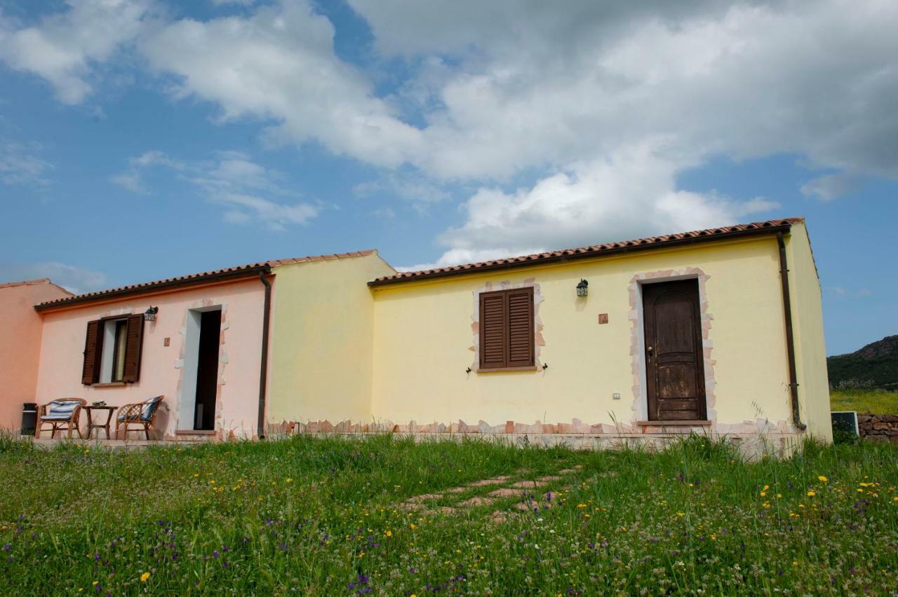 Agriturismo B&B Casteldoria Santa Maria  Exteriör bild